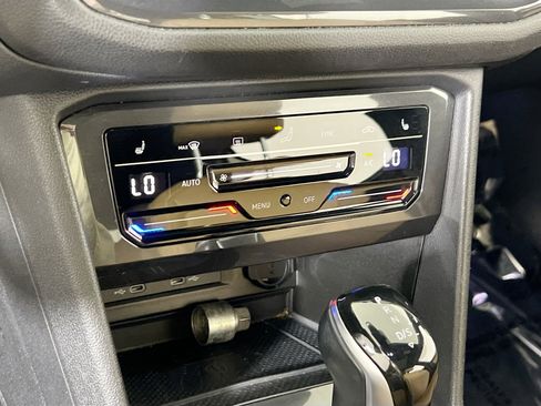 Used 2023 Volkswagen Tiguan SE R-Line image 15