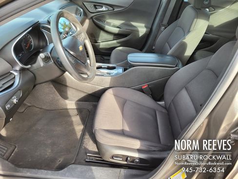 Used 2020 Chevrolet Malibu LT image 3