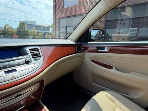 Used 2014 Hyundai Genesis 3.8 RWD image 33