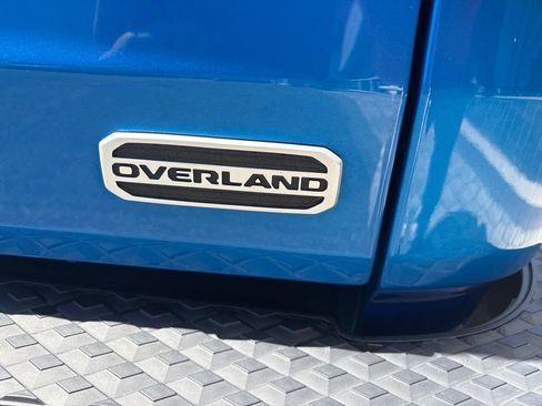 Used 2022 Jeep Gladiator Overland w/ Popular Equipment Package AWD/4WD image 12