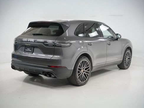 Certified 2023 Porsche Cayenne image 10