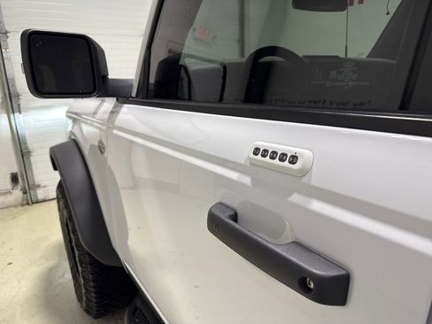 Used 2022 Ford Bronco Wildtrak image 12