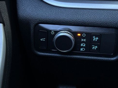 Used 2020 Ford Explorer XLT image 31