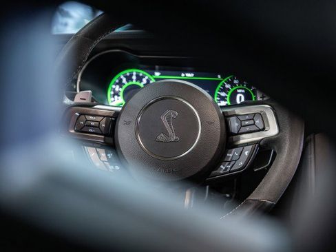 Used 2022 Ford Mustang Shelby GT500 w/ Carbon Fiber Track Pack RWD image 50