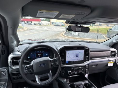 New 2025 Ford F150 Lariat w/ Equipment Group 501A Mid image 23