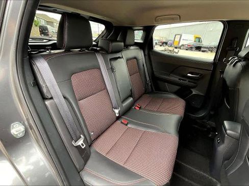 Certified 2025 Nissan Kicks SR FWD image 20