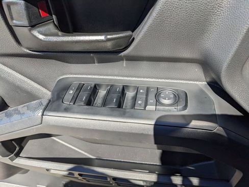 Used 2025 Toyota Tacoma SR5 image 19