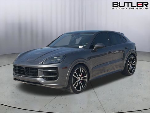 Used 2024 Porsche Cayenne S AWD/4WD image 1