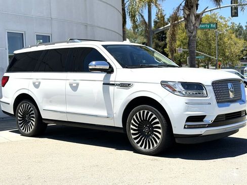 Used 2021 Lincoln Navigator Black Label w/ Cargo Convenience Package AWD/4WD image 3