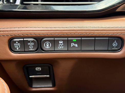 Used 2023 Acura MDX SH-AWD w/ Advance Package image 22