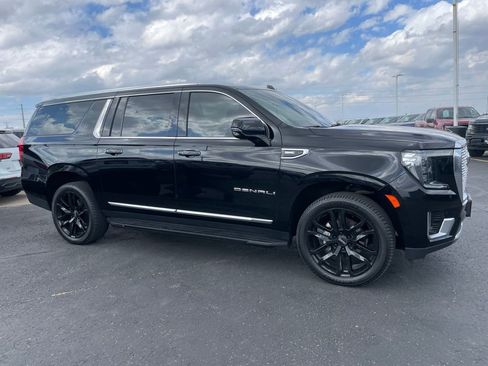 Used 2021 GMC Yukon XL Denali AWD/4WD image 2