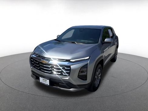 Used 2025 Chevrolet Equinox LT FWD image 7