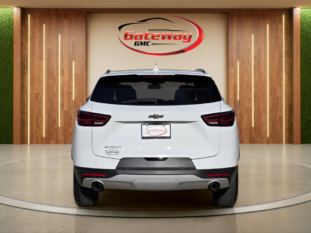 Used 2024 Chevrolet Blazer LT w/ Convenience Package FWD image 6