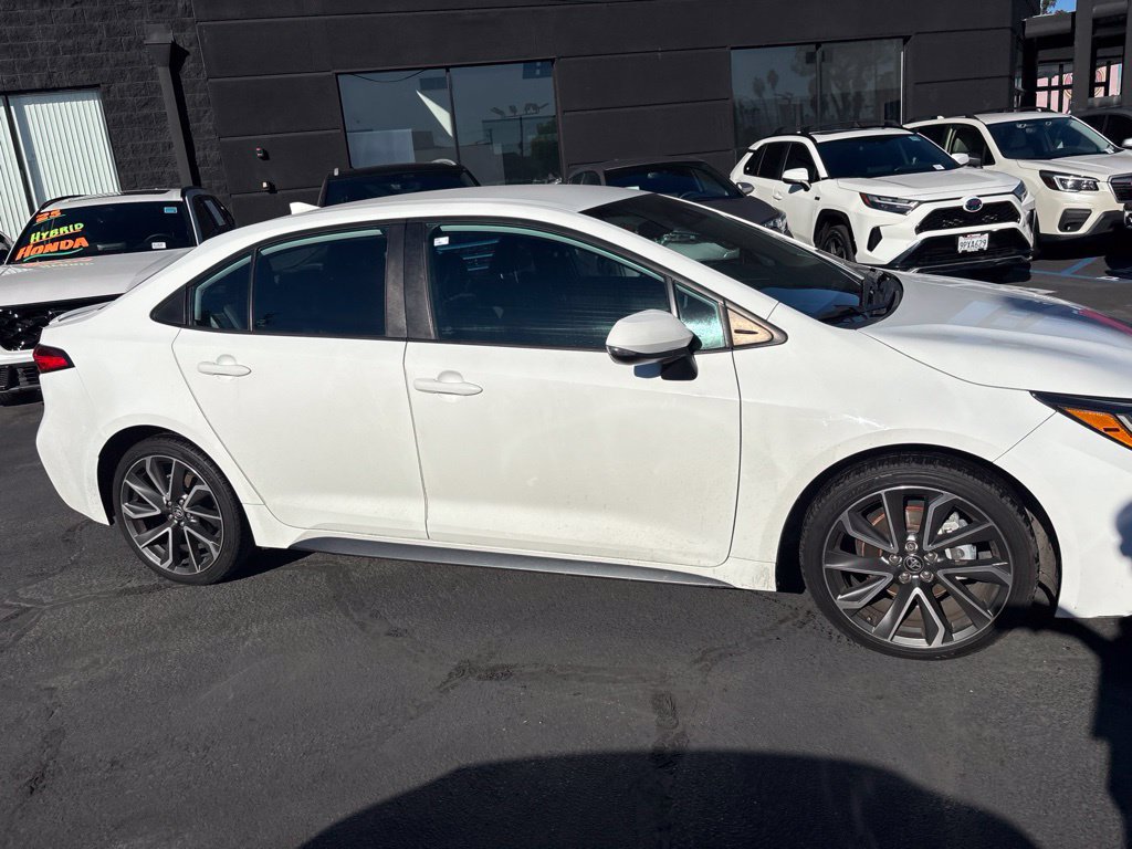 Used 2021 Toyota Corolla SE w/ Carpet Mat Package (TMS) FWD image 3