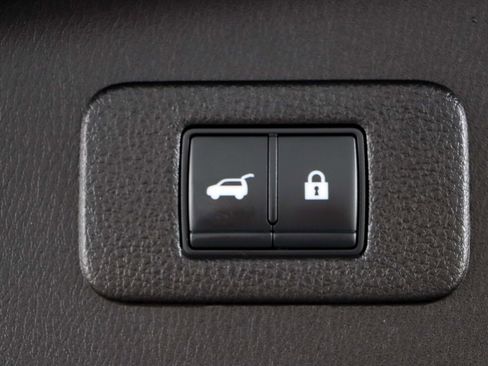 Used 2022 Nissan Armada Platinum w/ Captain's Chairs Package image 35