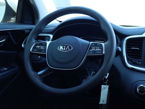 Used 2020 Kia Sorento LX image 7