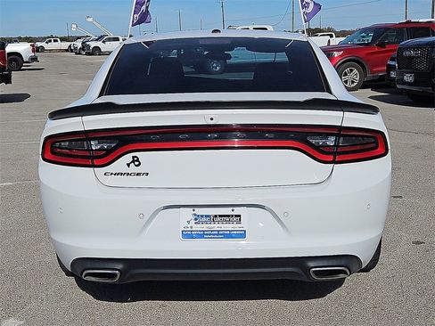 Used 2021 Dodge Charger SXT w/ Blacktop Package image 5