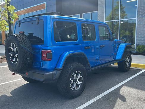 Used 2022 Jeep Wrangler Unlimited Rubicon w/ Cold Weather Group AWD/4WD image 9