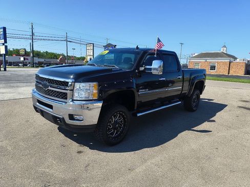 Used 2014 Chevrolet Silverado 2500 LT w/ Custom Sport Truck Package AWD/4WD image 11
