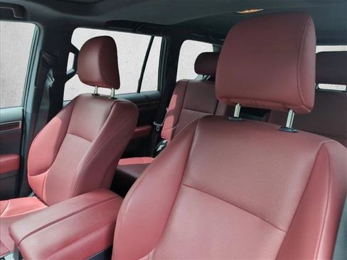 Used 2022 Lexus GX 460 Premium w/ Accessory Package AWD/4WD image 9