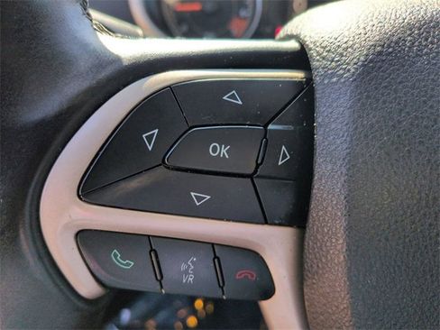 Used 2015 Jeep Cherokee Latitude image 19