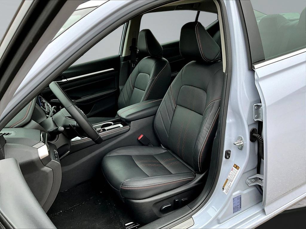 Used 2025 Nissan Altima 2.5 SR w/ SR Premium Package FWD image 23