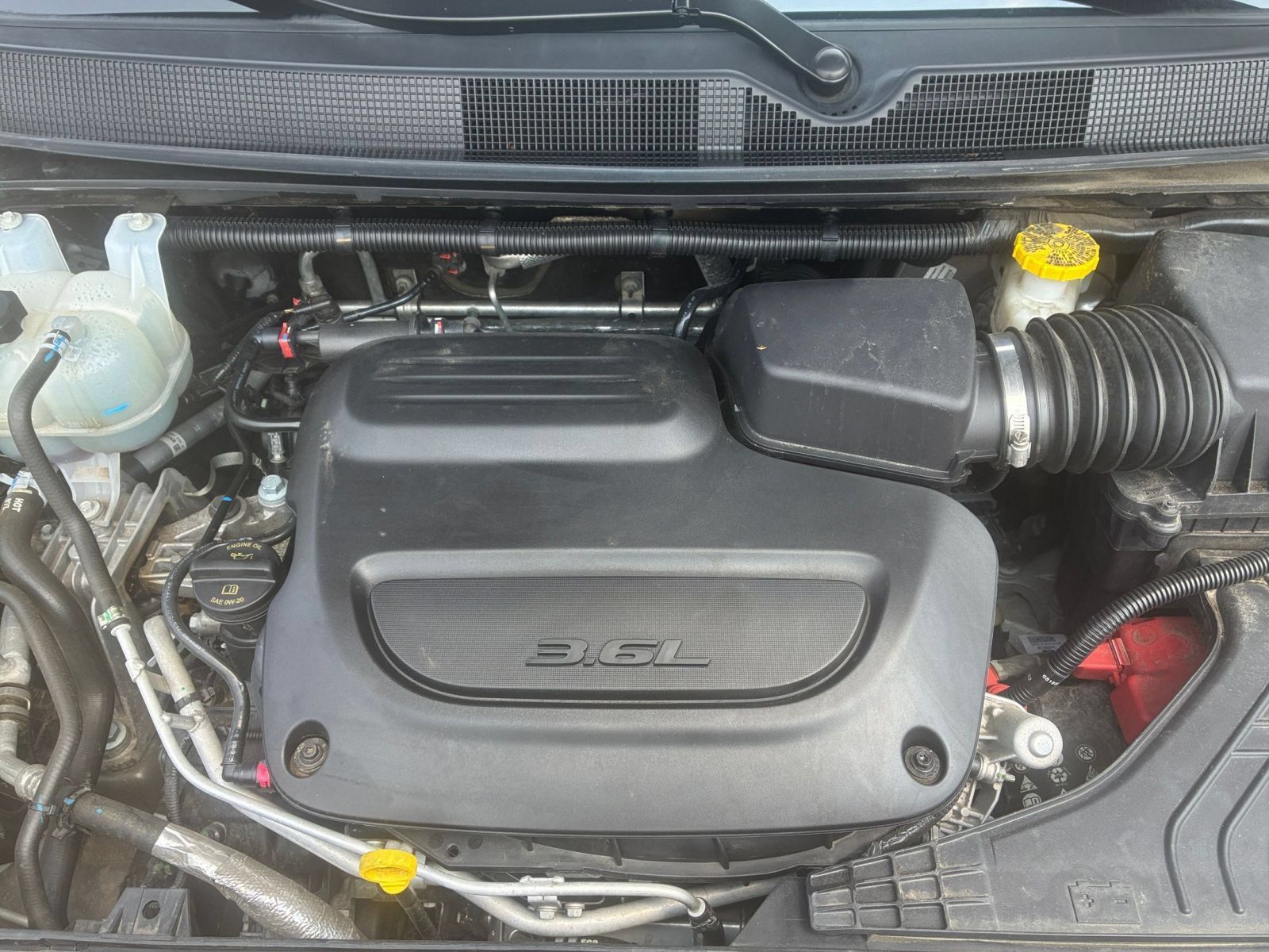 Used 2024 Chrysler Pacifica Touring-L FWD image 27
