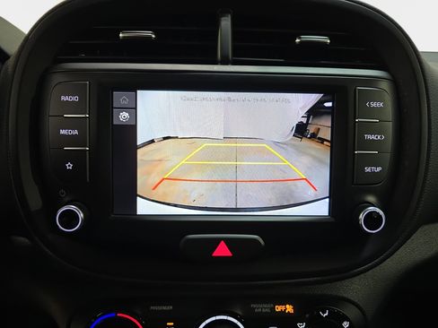 Used 2023 Kia Soul LX w/ LX Technology Package FWD image 20
