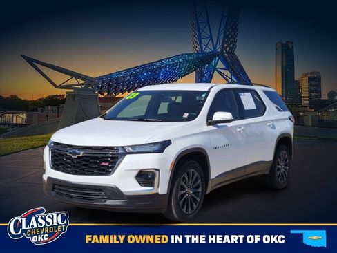 Used 2023 Chevrolet Traverse RS w/ LPO, Floor Liner Package FWD image 3