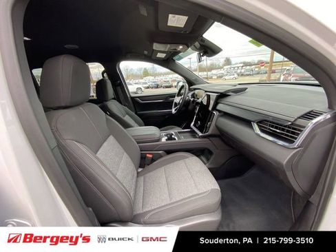 Certified 2025 GMC Acadia Elevation image 32