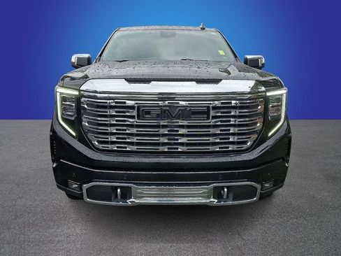 Used 2023 GMC Sierra 1500 Denali w/ Technology Package AWD/4WD image 2