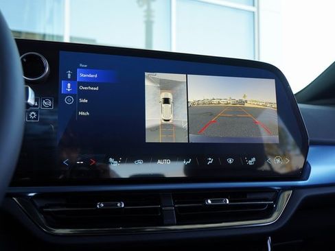 New 2025 Chevrolet Equinox EV LT image 19