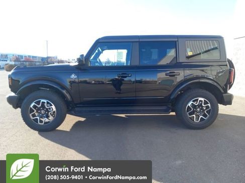 New 2025 Ford Bronco Outer Banks image 6