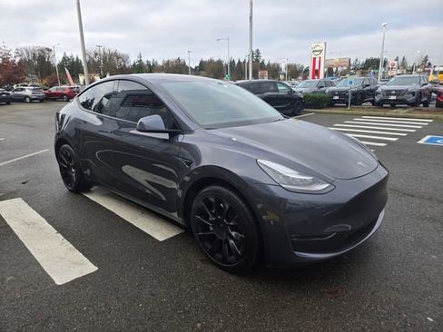 Used 2020 Tesla Model Y Long Range image 4