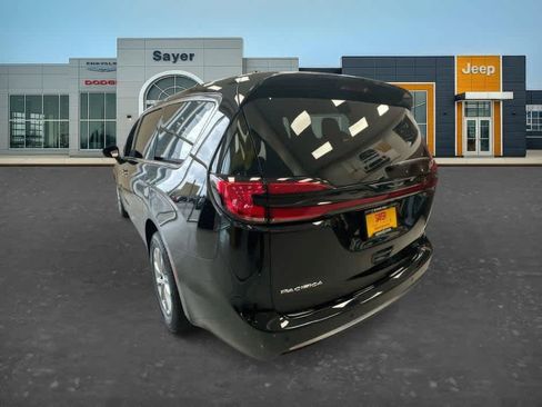 New 2027 Chrysler Pacifica Select AWD/4WD image 5