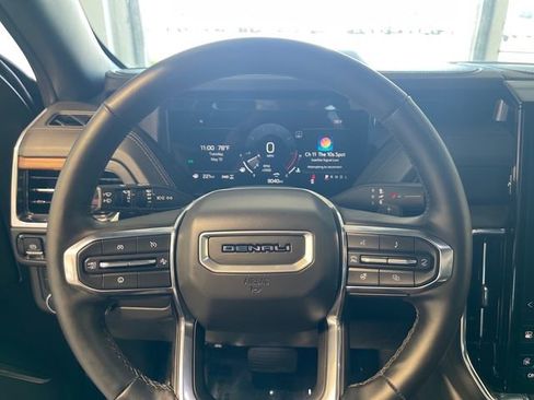 Used 2025 GMC Yukon XL Denali AWD/4WD image 8