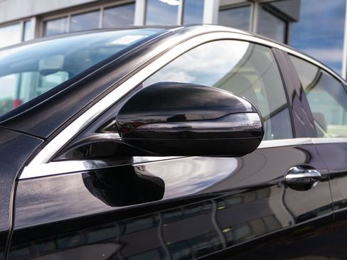 Used 2019 Mercedes-Benz E 300 4MATIC image 12