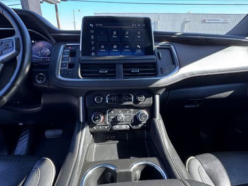 Used 2023 Chevrolet Suburban Premier image 7