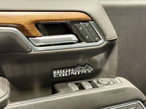 Used 2023 Chevrolet Silverado 1500 High Country w/ High Country Premium Package AWD/4WD image 18