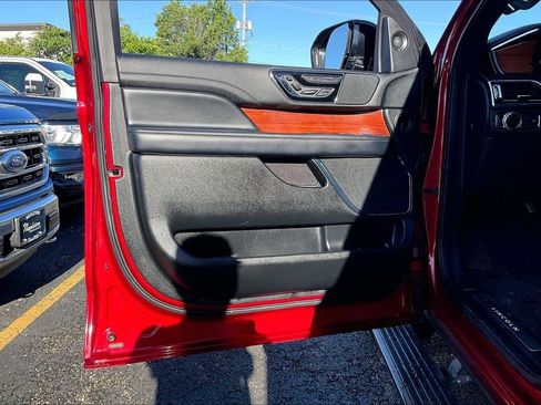 Used 2019 Lincoln Navigator Reserve AWD/4WD image 22