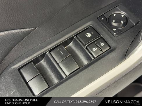 Used 2020 Toyota RAV4 XLE FWD image 19