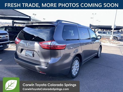 Used 2015 Toyota Sienna LE image 3