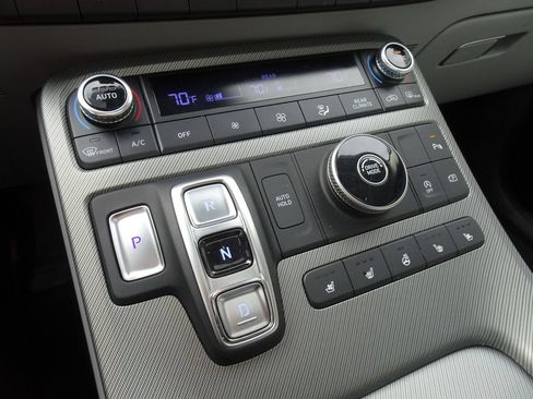 Used 2023 Hyundai Palisade SEL FWD image 17