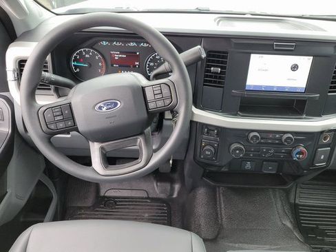 New 2026 Ford F250 XL w/ XL Chrome Package image 11