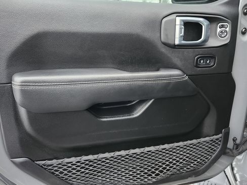 Used 2021 Jeep Wrangler Unlimited Sahara w/ Cold Weather Group image 27