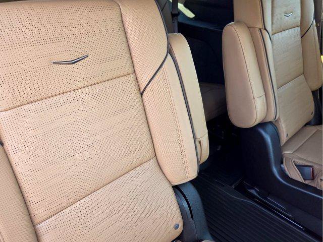 New 2026 Cadillac Escalade Luxury w/ Touring Package AWD/4WD image 21
