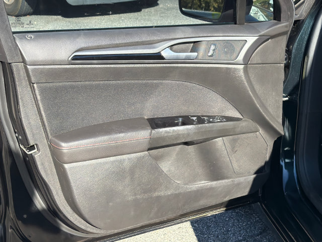 Used 2014 Ford Fusion SE FWD image 12