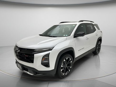 Used 2025 Chevrolet Equinox RS w/ Safety and Technology Package AWD/4WD image 3