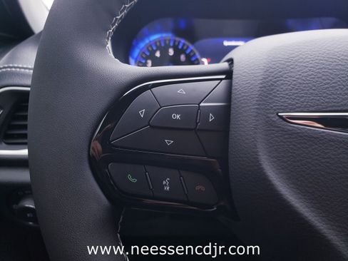 New 2026 Chrysler Pacifica Limited image 33