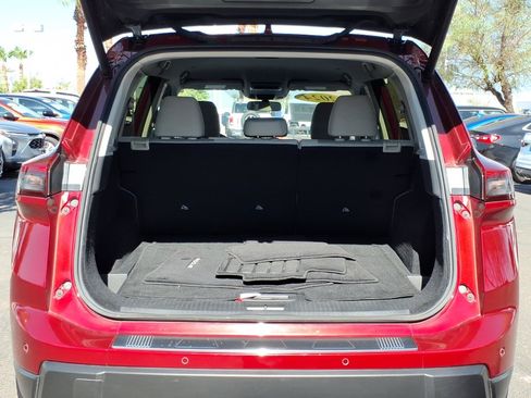 Used 2024 Nissan Rogue SV FWD image 10